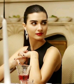 Tuba Buyukustun